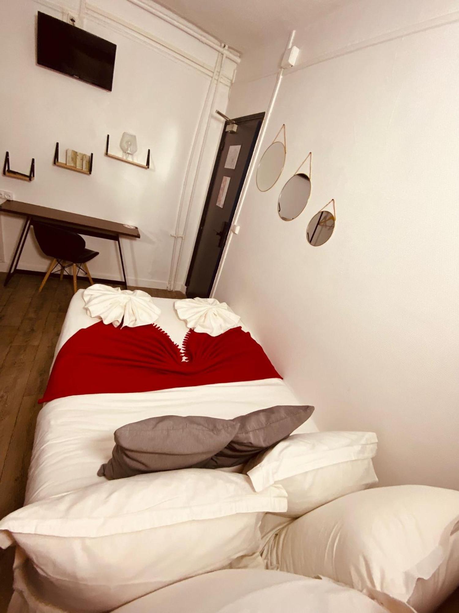 Hotel Louvain Paris Quarto foto